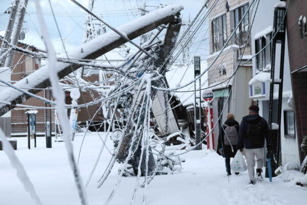 Unos 300 desaparecidos y 168 muertos tras el terremoto de Japón una semana después. Fuente: externa.