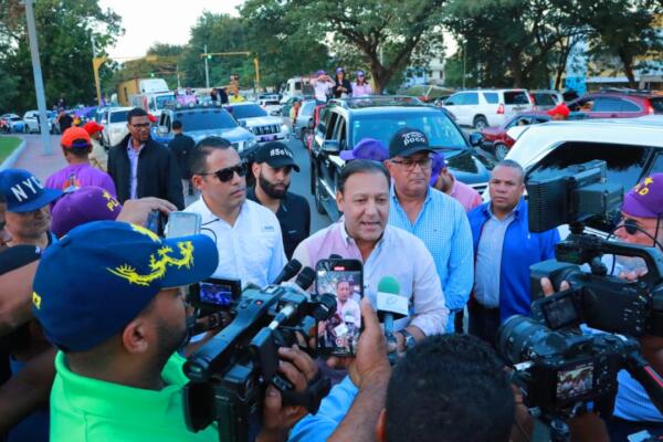 Abel Martínez, dándoles declaraciones a la prensa. (Foto: Fuente externa).