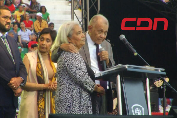 Pastor Ezequiel Molina agradece y reconoce a CDN por ser el primer canal de noticias que transmitió Batalla de la Fe (CDN)