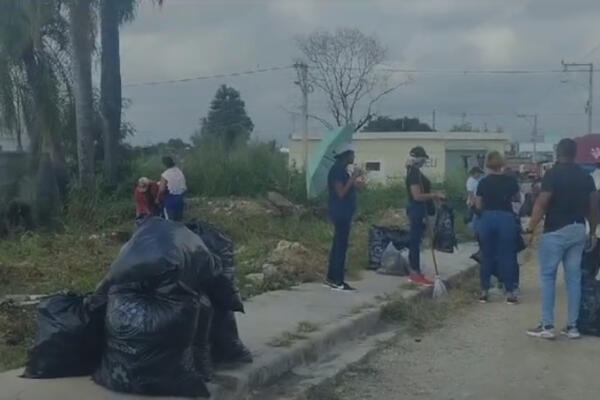 Jornada de limpieza en Los Alcarrizos. Foto: Fuente externa