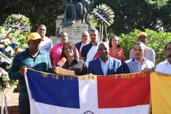 Frente Amplio rinde homenaje a Juan Pablo Duarte.(FOTO: Fuente  externa). 
