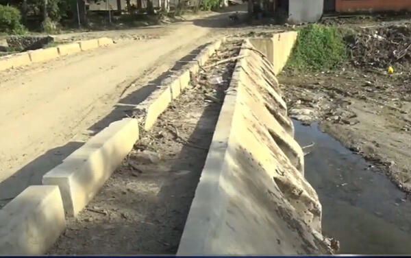 Calle de la comunidad de Arroyo Hondo en La Vega. (Foto: Fuente Externa)