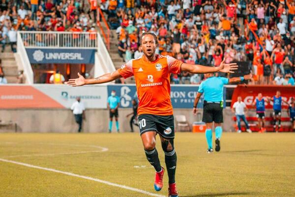 Jugando para Cibao FC, Charles Herold es el único jugador importado que ha jugado todas las temporadas de la LDF.