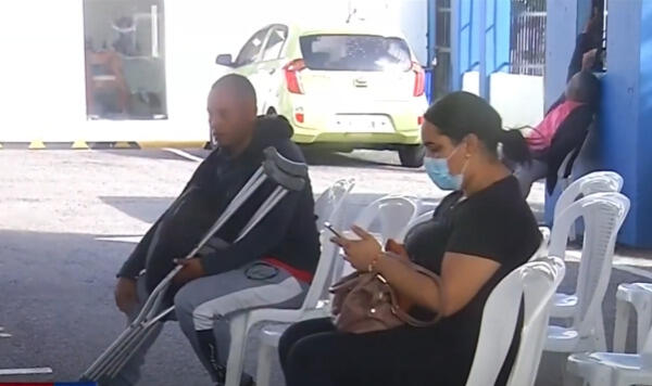 Paciente a la espera de realizarse pruebas de covid 19. Foto: fuente externa.
