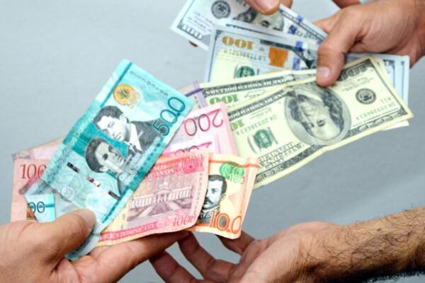 Atribuyen la escasez del dólar al fin de las festividades navideñas. (Foto: fuente externa) 