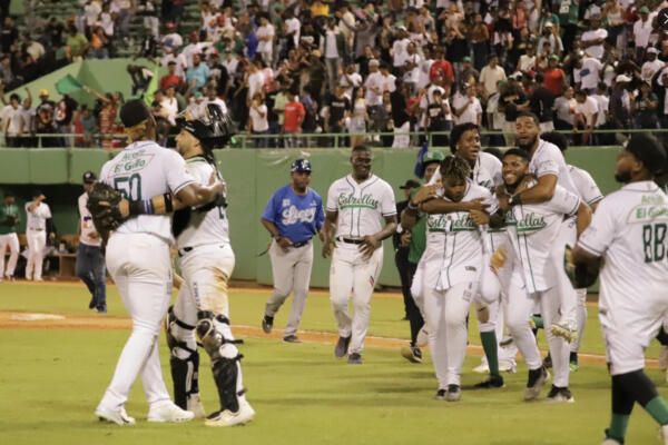 El primer partido se jugó en el estadio de las Estrellas Orientales
Foto: LIDOM