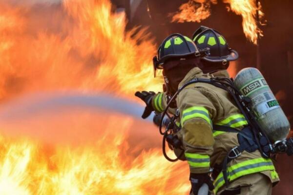 Explosiones en la isla Roosevelt y bomberos de Nueva York están colaborando. Fuente: externa.