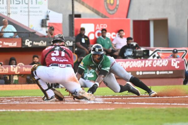 Estrellas siguen arriba en R.R a pesar de revés 5-4 ante Gigantes