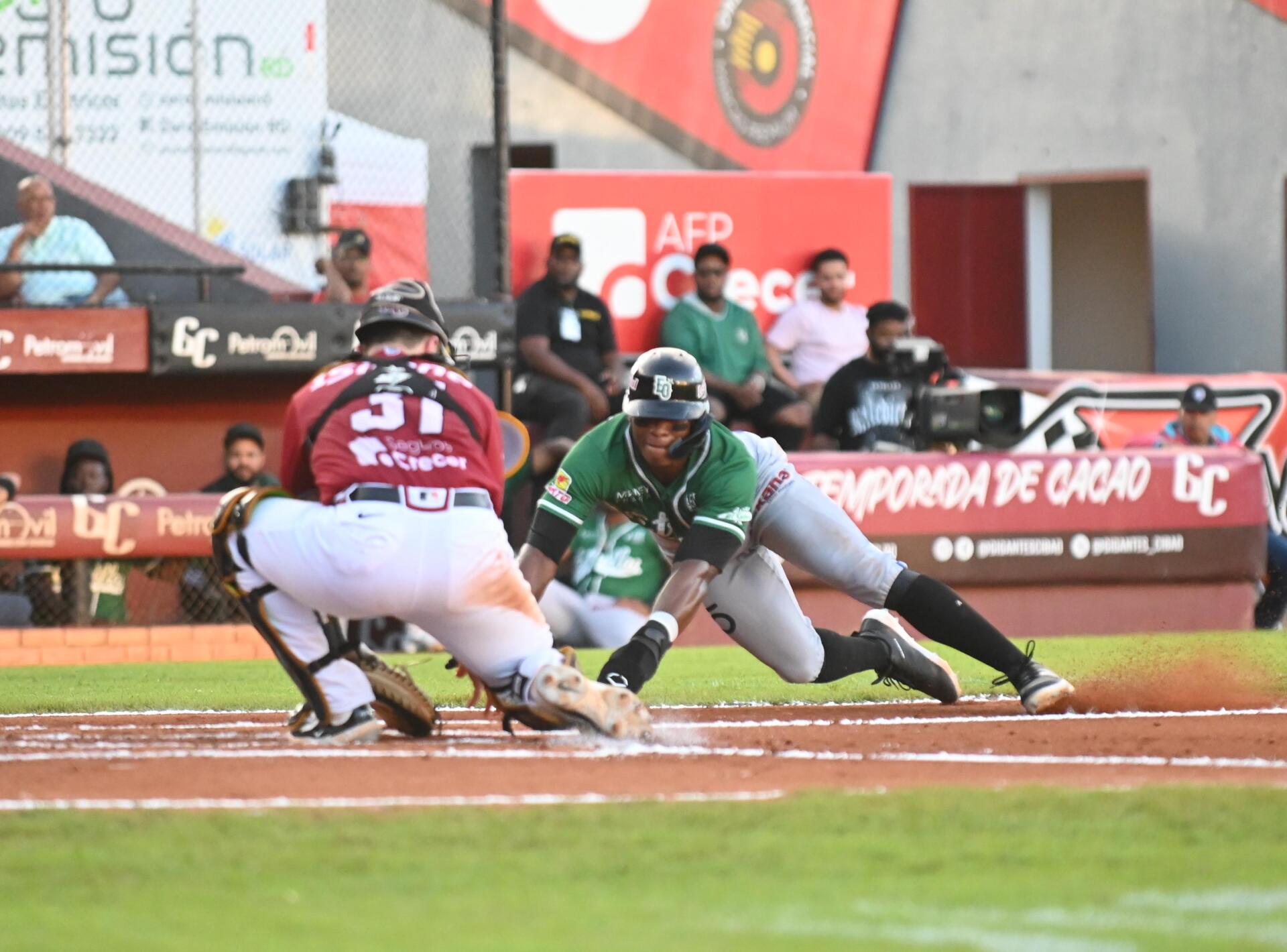 Estrellas siguen arriba en R.R a pesar de revés 5-4 ante Gigantes