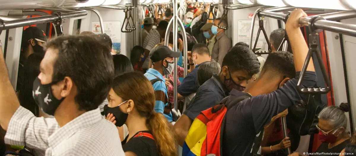 Interior de un metro en Caracas, Venezuela. Foto: fuente externa.