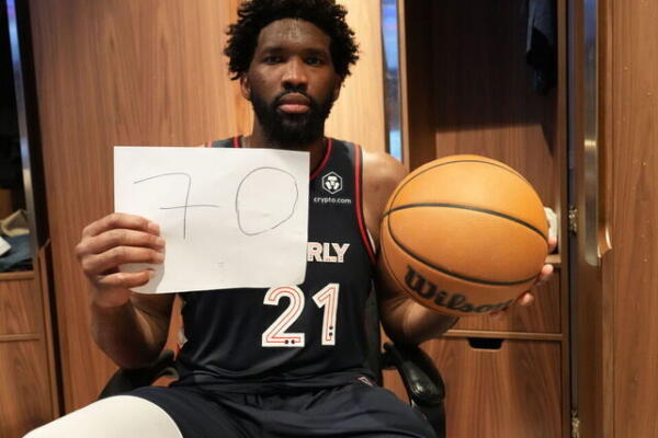 Joell Embiid superó los 64 puntos, el máximo de la temporada de la NBA, que el alero de los Milwaukee Bucks, Giannis Antetokounmpo.