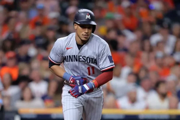 El dominicano Jorge Polanco pasó desde Minnesota a los Marineros de Seattle en un movimiento que incluyó a cinco jugadores.