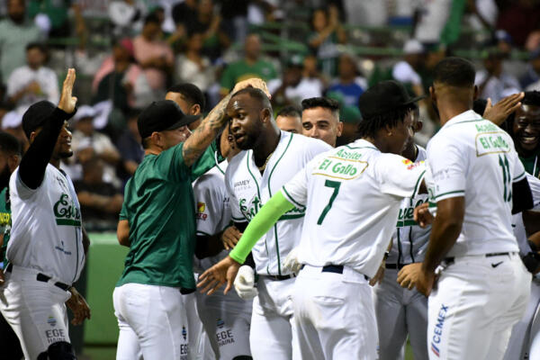 Las Estrellas visitan a los Tigres del Licey en el segundo juego de la Serie Final de LIDOM, después de ganar el primer duelo.