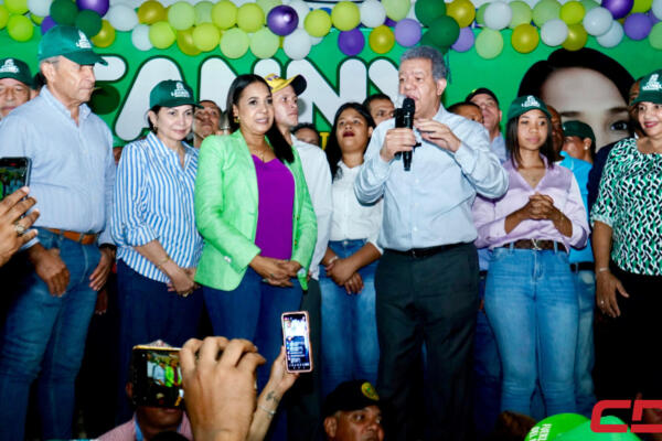 Leonel Fernández, presentación candidatos municipales en Rincón, La Vega. Fuente: Externa 