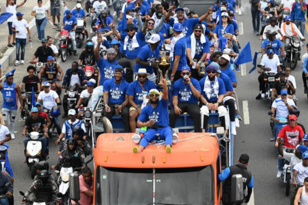 Caravana de Los Tigres del Licey. Foto: Fuente externa