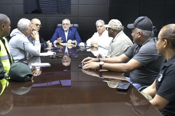 Lidom con los todos los responsables de la seguridad en el Estadio Quisqueya. Foto: Fuente externa 