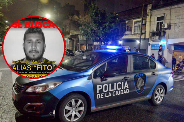 Las Fuerzas Armadas de Ecuador muestran el cartel de requerimiento de José Adolfo Macías Villamizar, alias Fito. Foto: fuente externa.
