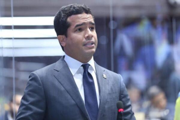 Omar Fernández, senador de la Fuerza del Pueblo (FP) por el Distrito Nacional. Foto: fuente CDN Digital.