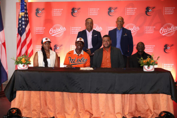 De los 19 acuerdos que anunciaron los Orioles de Baltimore, 13 son jugadores de la República Dominicana y 16 de Venezuela.
