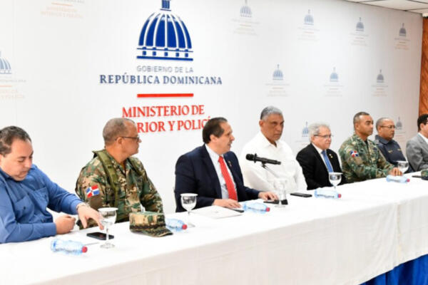 Durante el anuncio del proyecto de seguridad hospitalaria. (Foto: fuente externa) 