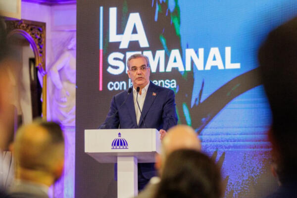Presidente Abinader en LA Semanal con la Prensa. (Foto: fuente externa) 