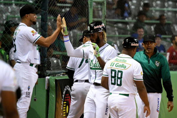 Estrellas logran su pase a la Serie Final al vencer 4-0 a los Leones 