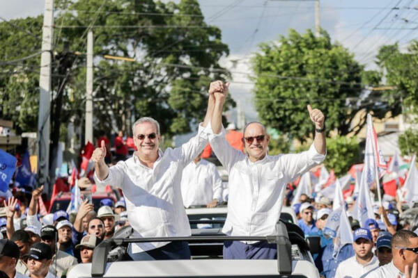 Ulises Rodríguez junto al presidente Luis Abinader. (Foto: fuente interna) 