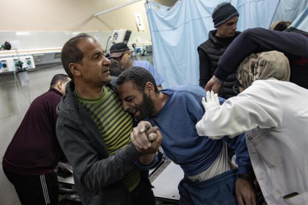 Heridos palestinos en el Hospital Nasser en Khan Yunis. Foto: fuente externa.