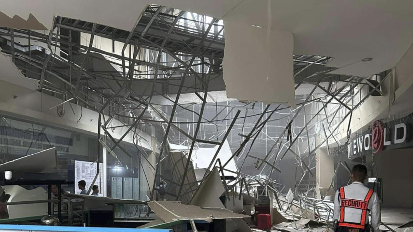Edificación colapsada tras terremoto en el sur de Filipinas. FOTO: Fuente externa