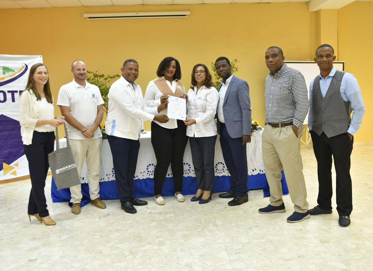 INFOTEP certifica 50 instaladores de paneles fotovoltaicos en municipio de Guerra