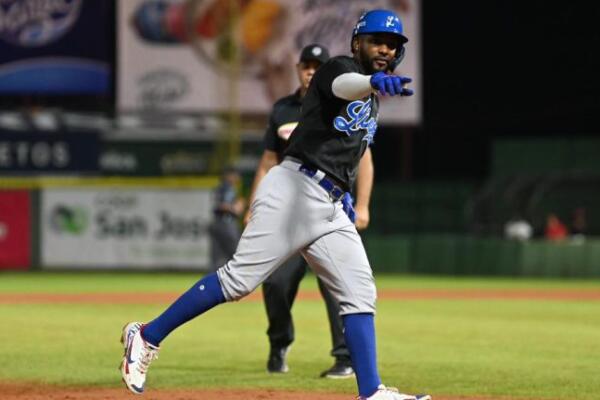 Tigres vencen 9-3 a los Leones; Estrellas 5-4 a los Gigantes