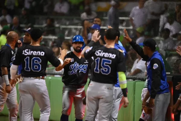 Tigres superan 5-0 a Estrellas y obtienen primer triunfo en SF