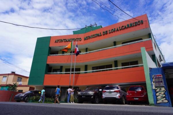 Ayuntamiento de Los Alcarrizos niega haber autorizado estación de gasolina en inmediaciones de empresa Muelles Dominicanos.
