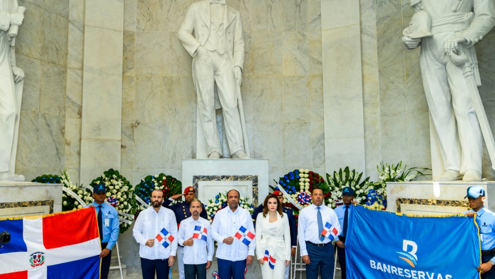Banreservas rinde homenaje a héroes de la patria