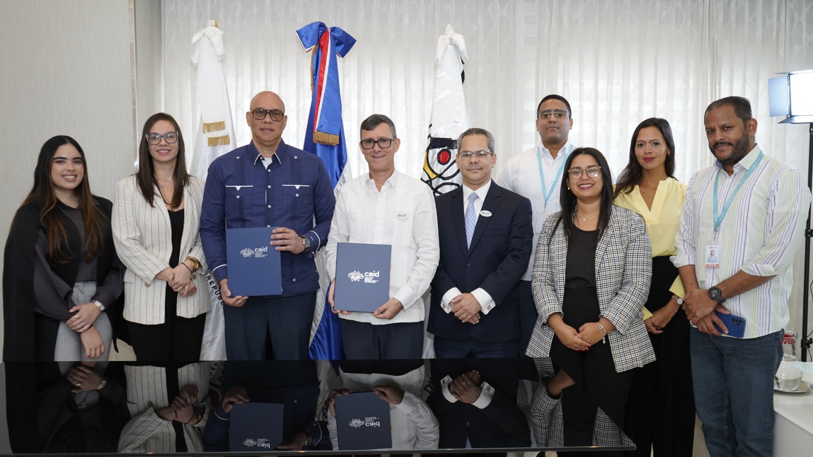 CNCS y CAID firman acuerdo de colaboración.