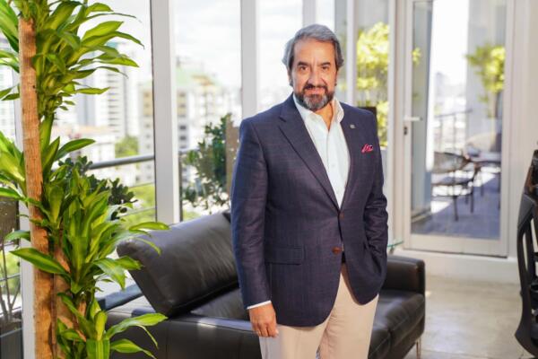 Dr. Jaime Caycedo, , Vicepresidente y Gerente General de ARS Primera