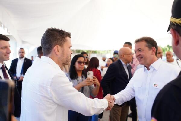 Embajada de EE.UU. felicita al MICM por fortalecer la Ley que regula el Comercio Ilícito