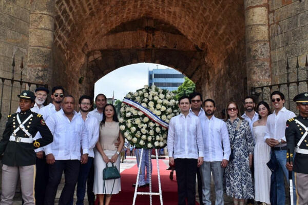 Presidente ADGH, Alfredo López Ariza, afirma que la institución rinde homenaje a todos los héroes y patriotas del país. (Foto: Fuente externa) 
