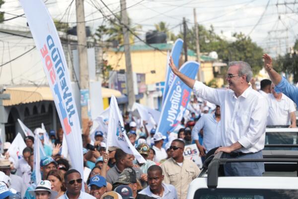 Presidente Abinader liderará caravanas este fin de semana en varias provincias del país/ Fuente Externa