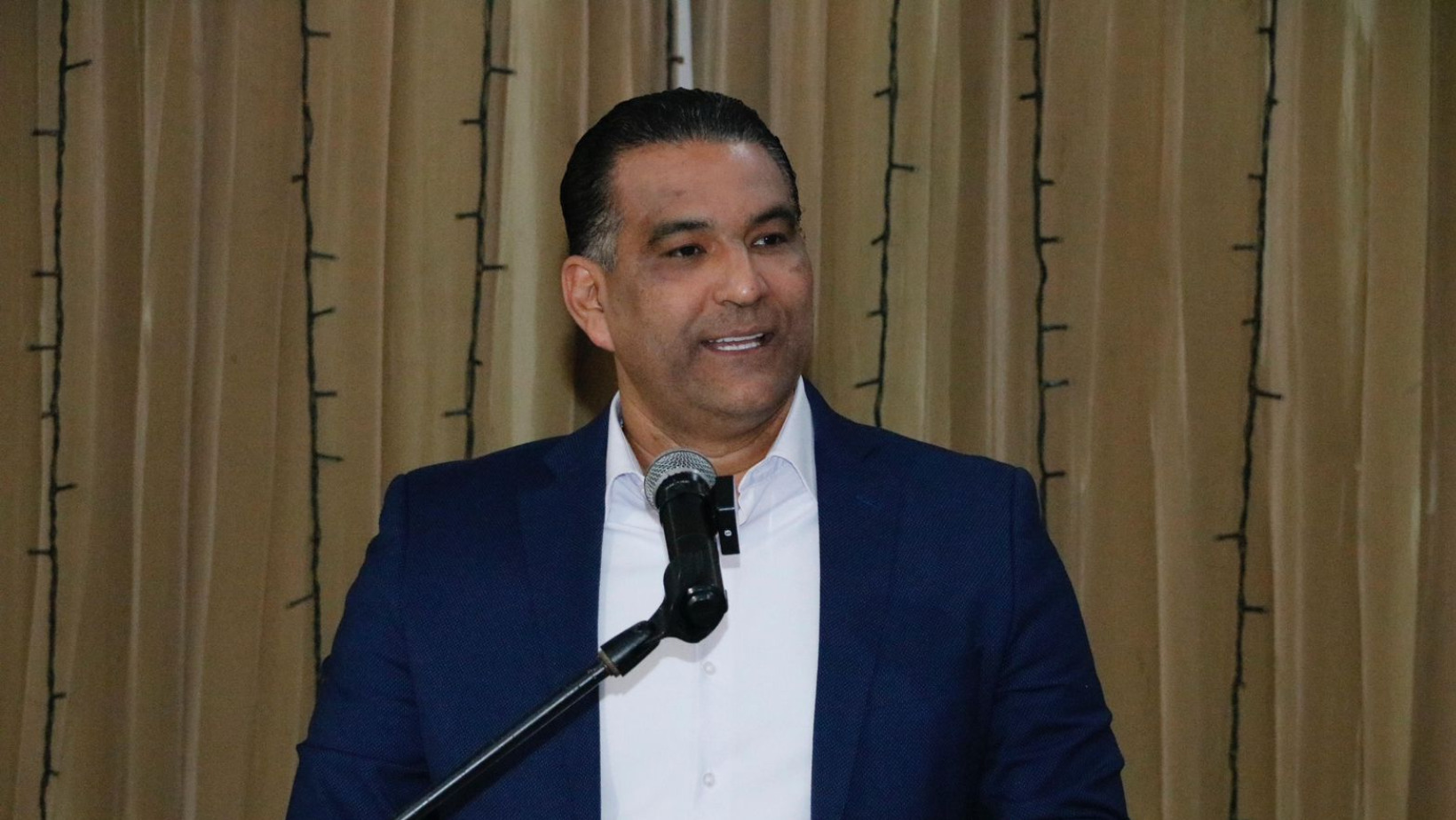 Luis Alberto se reúne con líderes religiosos