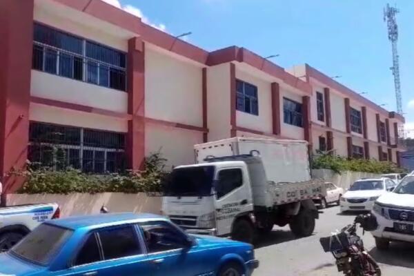 Comerciantes del mercado Pekín en Santiago piden revisión de distribución de locales