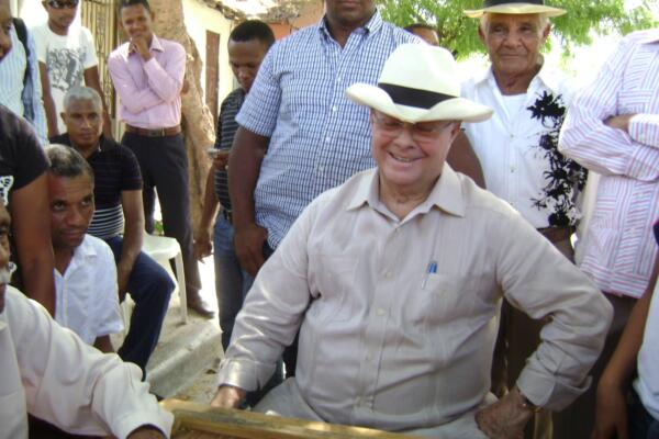 Mejía se pronunció en esos términos luego de encabezar una actividad denominada Dominé con Dio, en respaldo al candidato por la alcaldía de Santo Domingo Este, Dio Astacio, donde exhibió sus habilidades en el tradicional juego de mesa. Foto: Fuente Externa