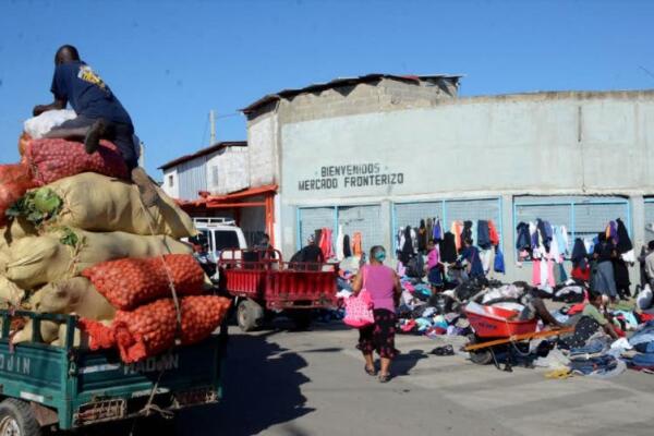 Mercado en Pedernales (Foto: Fuente externa).