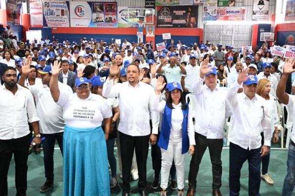 PRM juramenta miembros del “Movimiento Conectados con el Cambio. (Foto: Fuente externa).