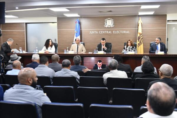 Pleno de la JCE durante la audiencia 
Foto: Fuente externa