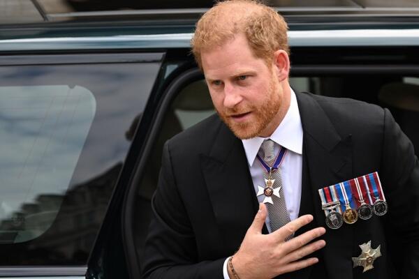 El príncipe Enrique, hijo menor del rey Carlos III llegó este martes a Londres para visitar a su padre, diagnosticado de cáncer. Foto: Fuente Externa
