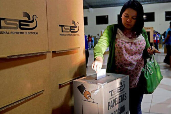 Este domingo, los salvadoreños acuden a las urnas para participar en las elecciones presidenciales. Foto: Fuente Externa