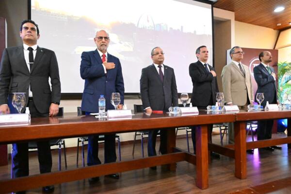 El acto estuvo encabezado por el presidente del TC, magistrado Napoleón R. Estévez Lavandier.