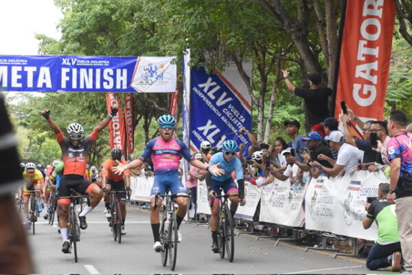 Venezolano Luis Gómez gana segunda etapa Vuelta Independencia