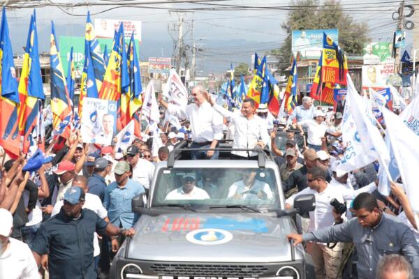 Abinader en apoyo a candidatos municipales